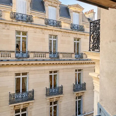 Apartment Bail Mobilite 30 Nuits Minimum Cozy A 40m Des Champs Elysees